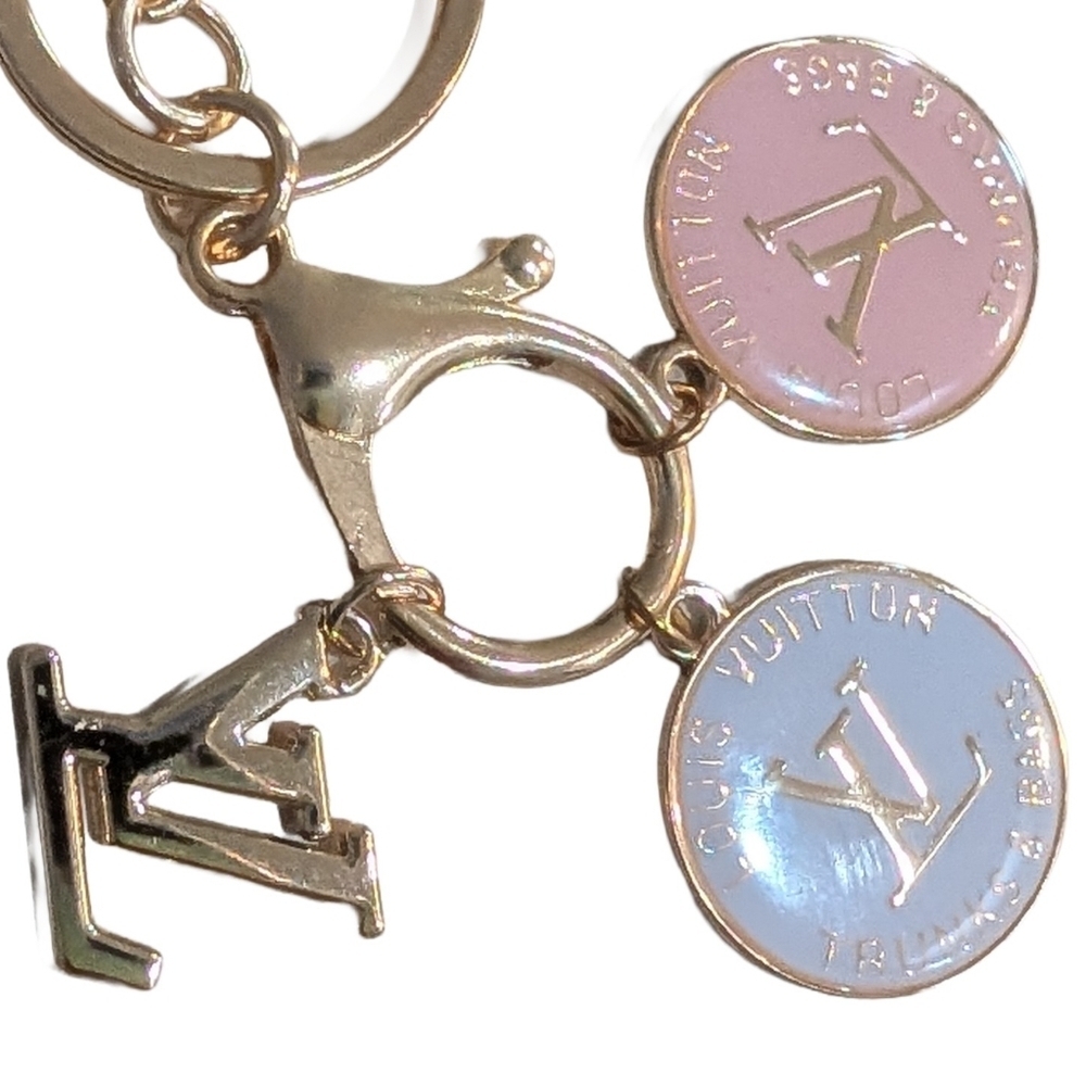 Authentic Louis Vuitton Trunks & Bags Charms plus An Extra! - Picture 8 of 9
